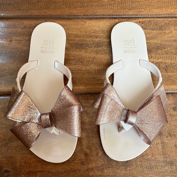 mel Dreamed by Melissa sparkly bow flip flops - Picture 1 of 3